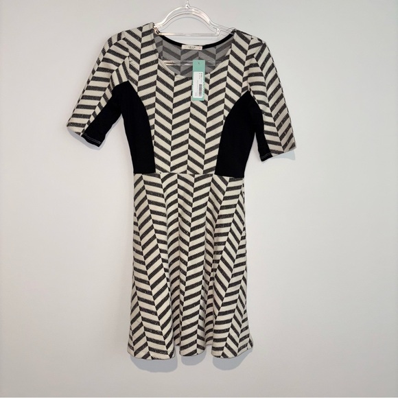 Le Lis Dresses & Skirts - Le Lis Samia knit jacquard fit and flare‎ sweater dress black and cream small